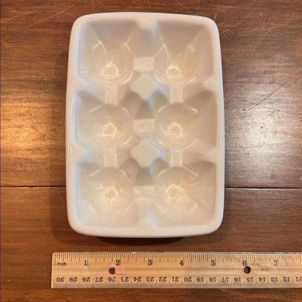 WILLIAMS SONOMA Ceramic Egg Holder Half Dozen White Easter Cottagecore Spring